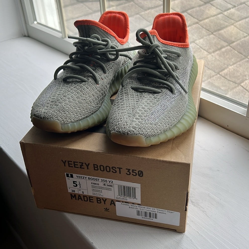 Adidas Yeezy boost 350 v2 desert sage size men 5.5/ women 6.5